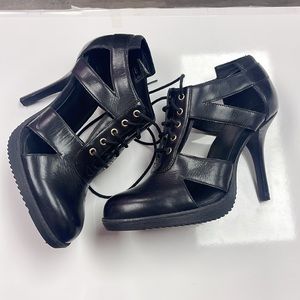 Dr Marten black leather heels sz 9